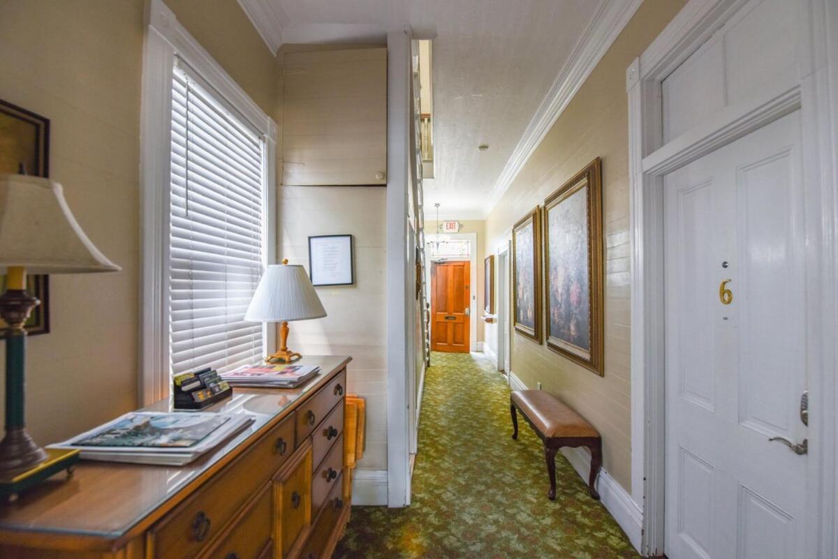 Curry House - Pool, King Bed & Balcony! Room 7 Key West Exterior photo