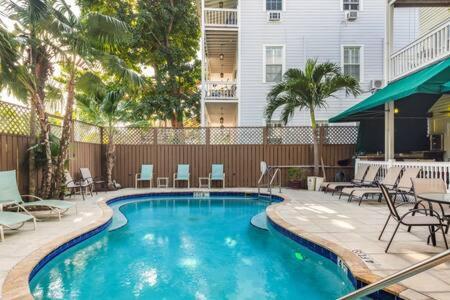 Curry House - Pool, King Bed & Balcony! Room 7 Key West Exterior photo